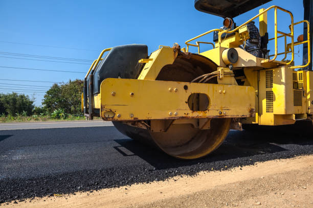 Best Asphalt Driveway Paving in Milton, LA